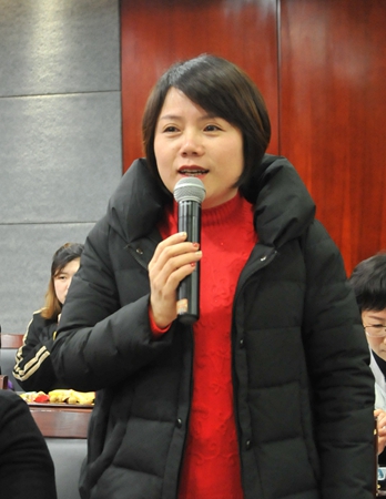 華億國際副總經理、旗艦店店總王萍拜年