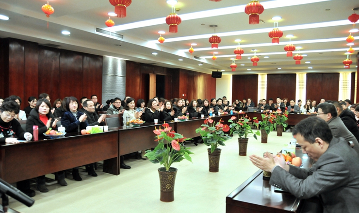 團拜會現場掌聲不斷